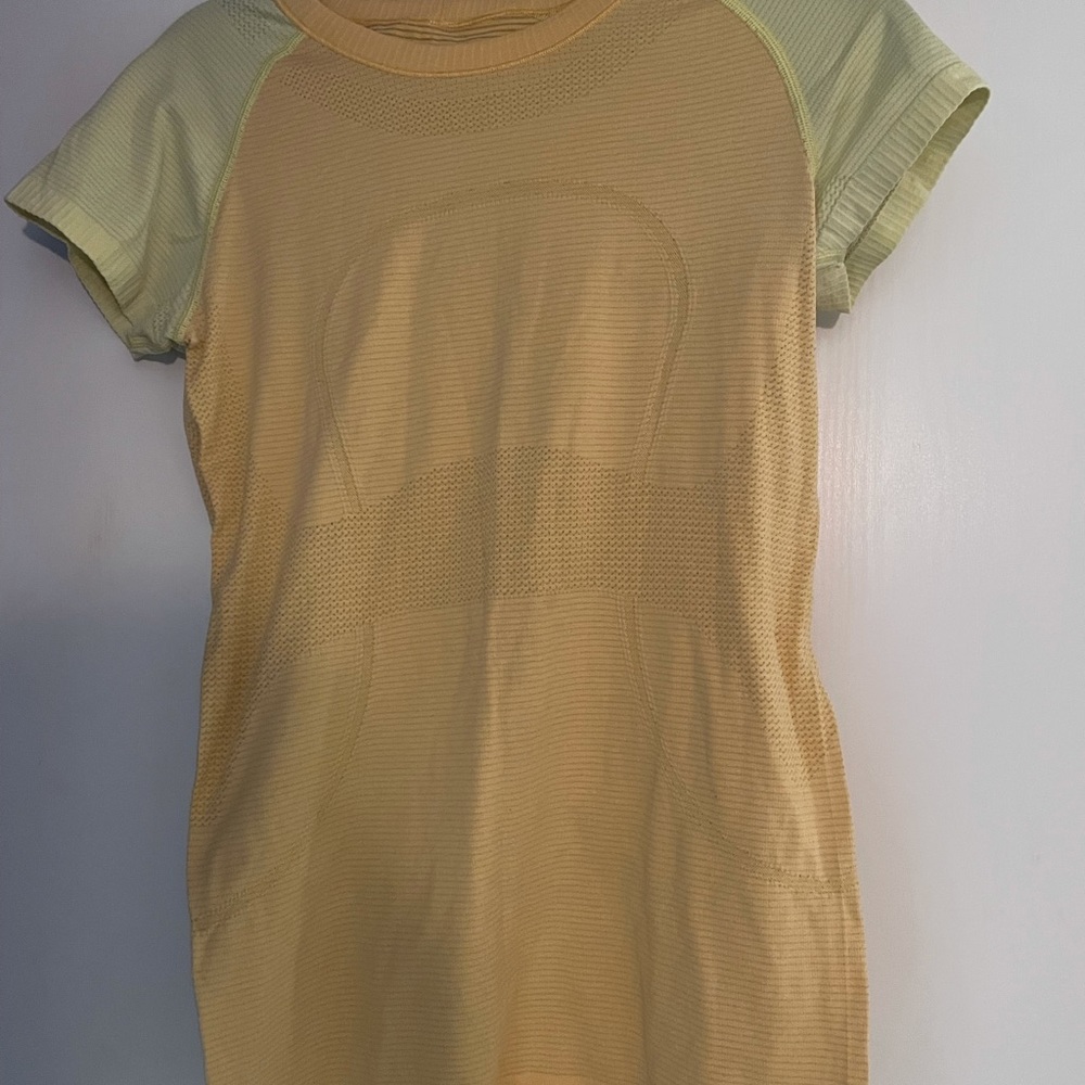 Lululemon short sleeve